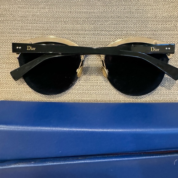 Christian Dior Limited Edition Sunglasses w/case - Picture 9 of 9